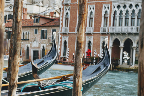 Venedig: Delad tur med gondol på Canal GrandeAllmän gondoltur kl. 11.00