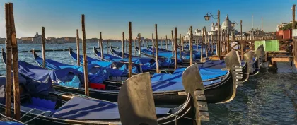 Venedig: Gondelfahrt in Gruppen
