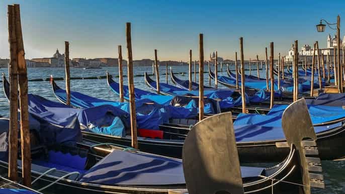 venice shared gondola tour