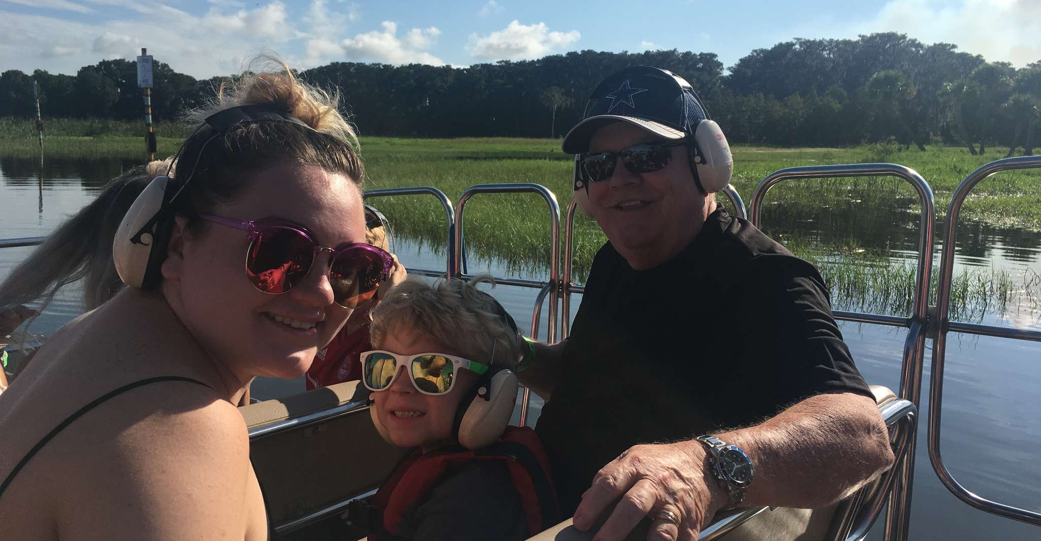 From Orlando: Airboat Tour & Gatorland with Hotel Pickup
