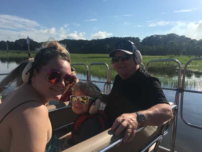 From Orlando: Airboat Tour & Gatorland with Hotel Pickup