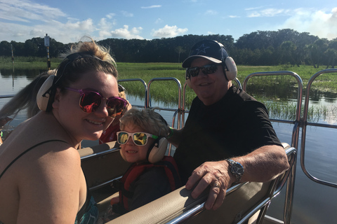 From Orlando: Swamp Airboat Ride and Gatorland Entry Standard Option