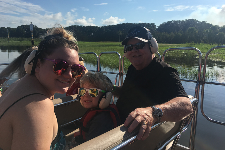 From Orlando: Swamp Airboat Ride and Gatorland Entry Standard Option