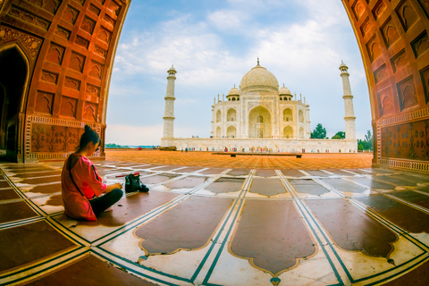 Från New Delhi: Heldagsutflykt till Taj Mahal i liten gruppRundtur med upphämtning och avlämning vid hotell