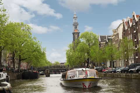 Amsterdam: Canal Cruise & Keukenhof Ticket with Transfer