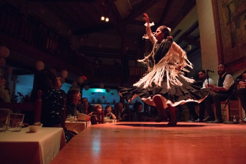 Barcelone : spectacle de flamenco avec dîner de tapasOption standard