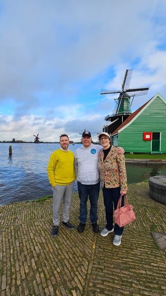 Da Amsterdam, tour privato in Tesla, mulini a vento e Volendam.