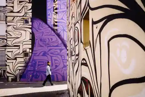 Lisbon: Street Art Tour