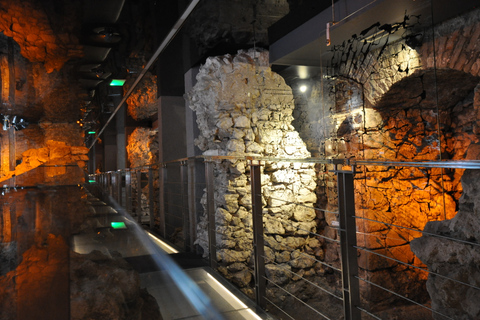 Krakow: Skip the Line Underground Museum and Old Town4-hours Krakow Underground and Old Town