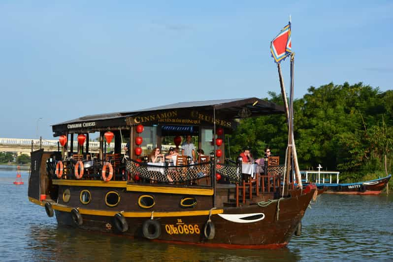 sunset boat cruise hoi an