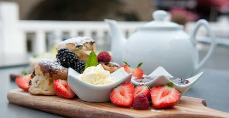 Oxford: Afternoon Tea Sightseeing River Cruise | GetYourGuide