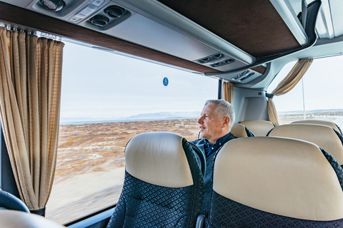 Reykjavik: traslado de ônibus de ida e volta para a Lagoa AzulTraslado de ida e volta do Terminal Rodoviário BSI para a Lagoa Azul