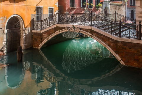 Venice: 2-hour Photo WalkVenice: Private Two Hours Photo Walk includes 5 portraits