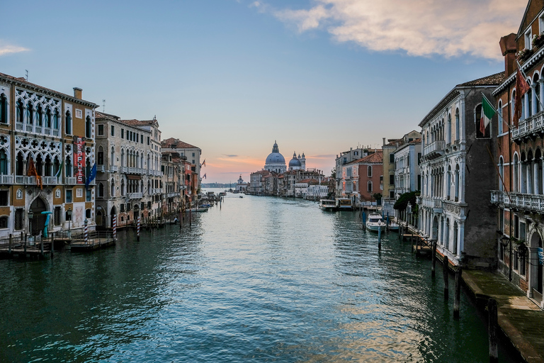 Venice: 2-hour Photo WalkVenice: Private Two Hours Photo Walk includes 5 portraits