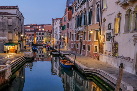 Venezia: passeggiata fotografica di 2 oreVenezia: Private Two Hours Photo Walk include 5 ritratti