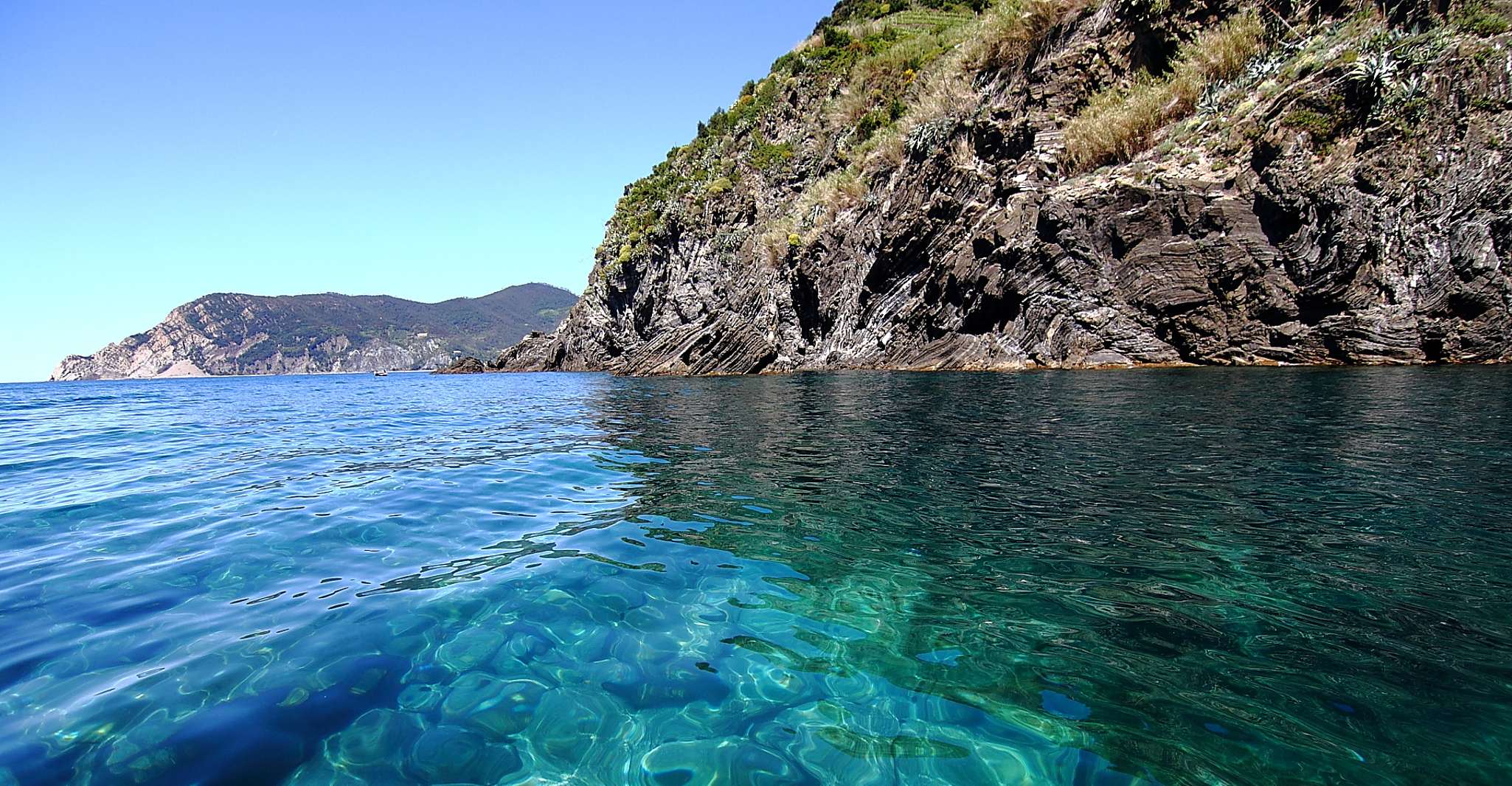 Desde La Spezia, Cinque Terre Tour en barco de un día completo - Hizvo