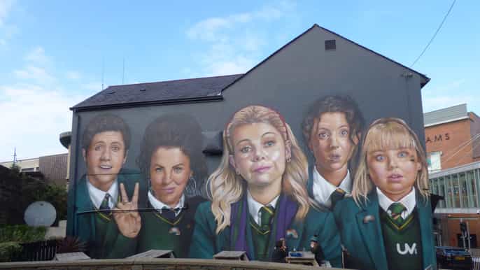 derry derry girls tv show giro delle location cinematografiche