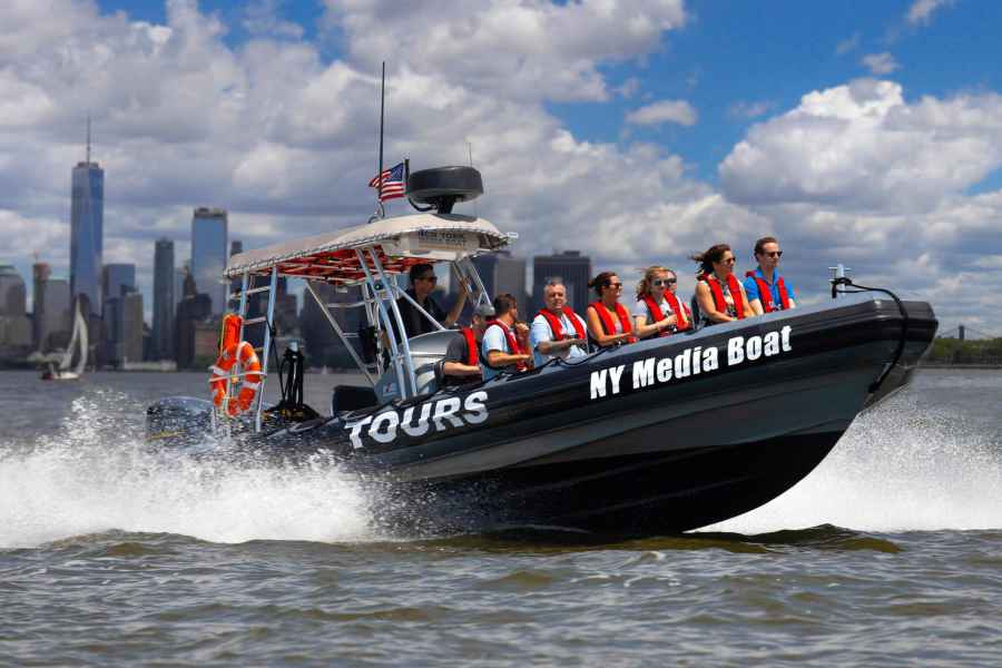 New York City: Speedboot-Tour durch den Hafen. Foto: GetYourGuide
