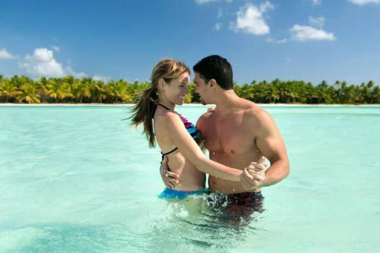 Privat: Punta Cana Whale Watching Bacardí Island AbenteuerPunta Cana: Whale Watching auf der Insel Bacardí