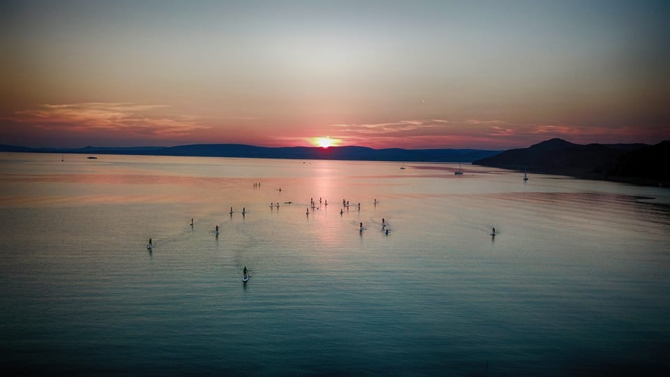 Jezioro Balaton Wycieczka SUP o zachodzie słońca w Tihany GetYourGuide