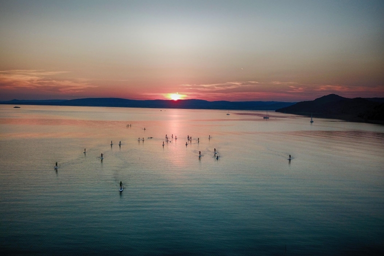 Lac Balaton: Coucher de soleil sur SUP Tihany