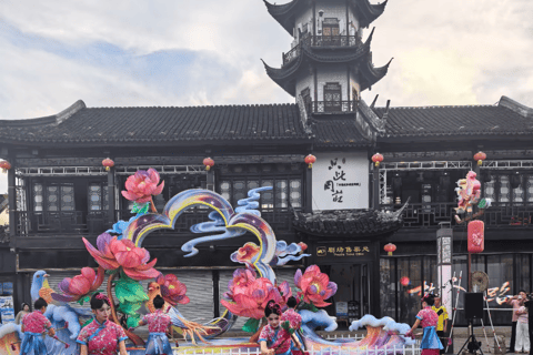 Shanghai Zhouzhuang Water Town Guided Tour with Free Time