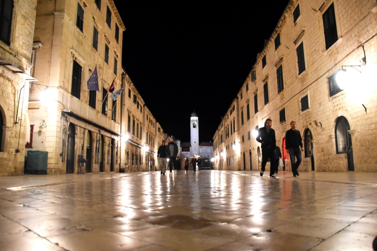 Wandeltocht door Dubrovnik bij nacht