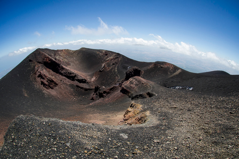 Etna Basic 2800 | De Taormina : Excursion d'une journée dans les cratères supérieurs de l'EtnaDepuis Taormine : journée aux cratères supérieurs de l'Etna