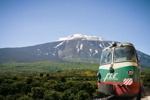 Desde Taormina: cráteres superiores del Etna y Gargantas de Alcántara