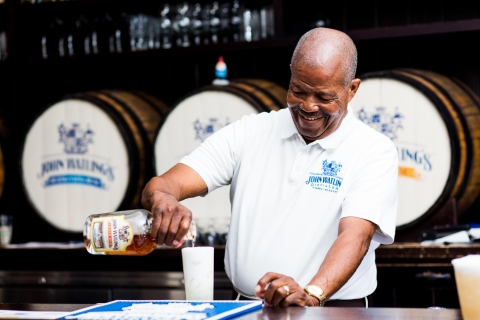 Nassau: Degustacje rumu i kulinarna wycieczka piesza