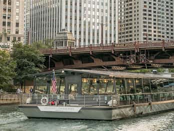 Chicago River: Brunch, Mittag- oder Abendessen City Cruise Chicago River: Brunch, Mittag- oder Abendessen City Cruise