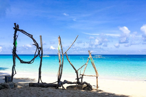 Boracay: Wycieczka łodzią na wyspę i plażę z nurkowaniem z rurkąTylko wycieczka