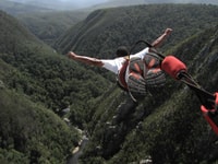 Plettenberg Bay, Bungee springen mit Zipline und Sky Walk - Housity