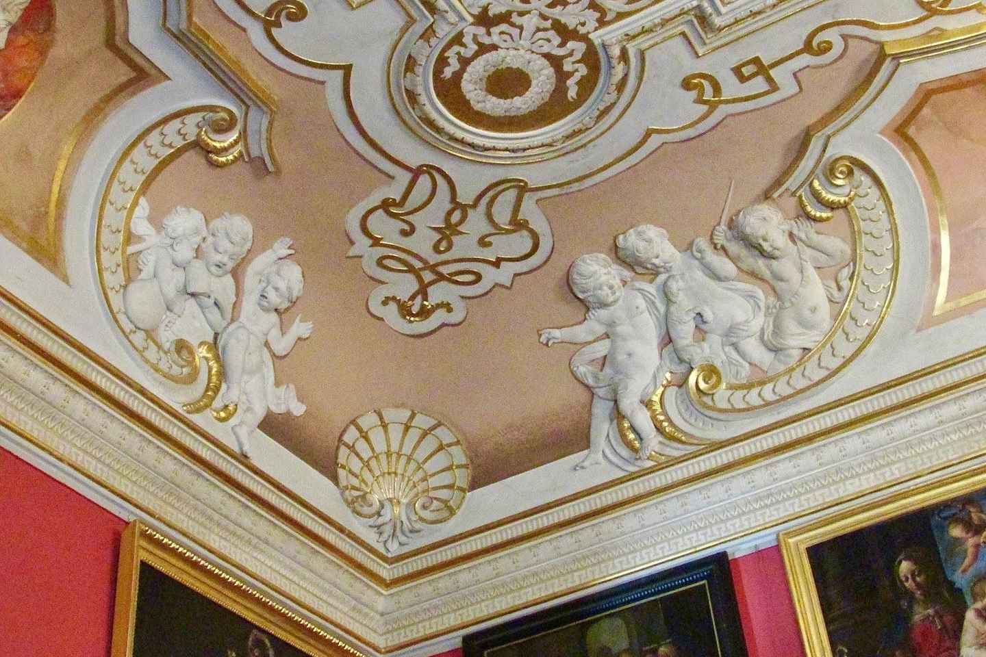 5-hour: Royal Castle, Old Town, Wilanow Palace /inc.Pick-up/