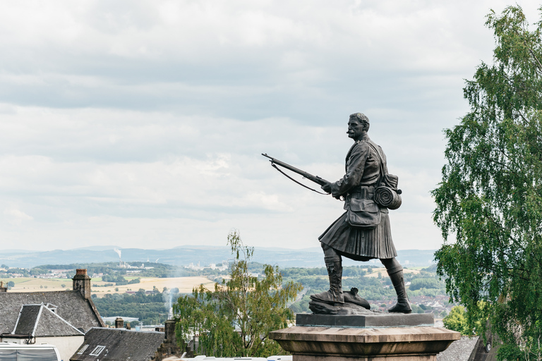 From Edinburgh: Loch Lomond, Stirling Castle & Kelpies Tour