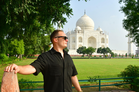 Von Delhi aus: Taj Mahal Sunrise Tour mit Elephant SOS