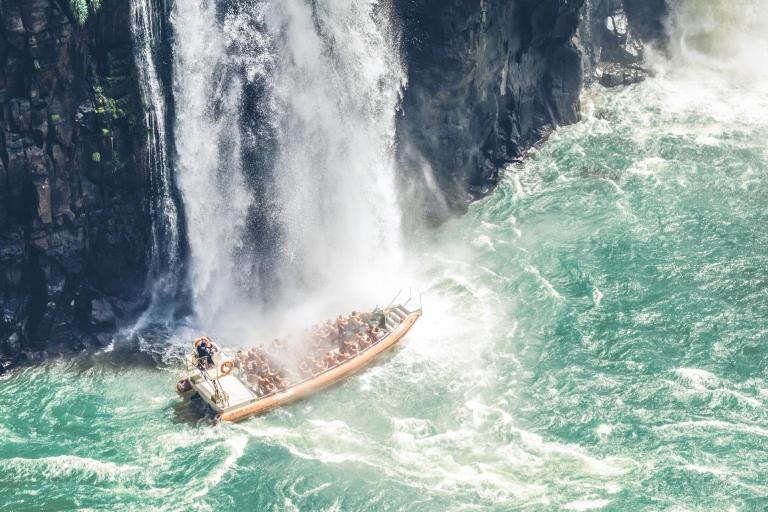 Vanuit Puerto Iguazu: Braziliaanse watervallen met bootavontuurFalls Tour met Bootavontuur