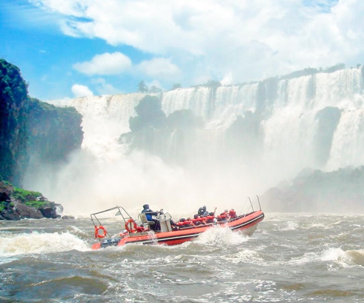 From Puerto Iguazu: Argentinian Iguazu Falls with Boat Ride