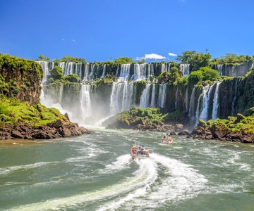 From Foz do Iguaçu: Argentinian Iguazu Falls with Boat Ride
