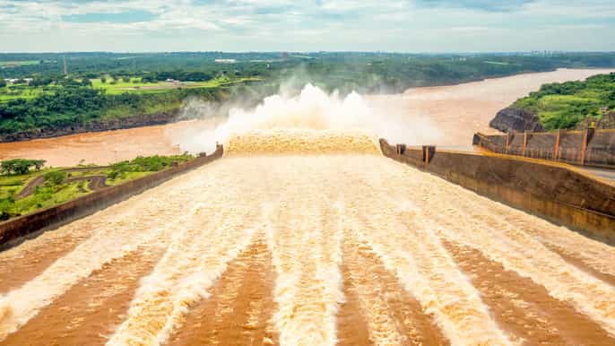da puerto iguazu itaipu dam tour con biglietto dingresso