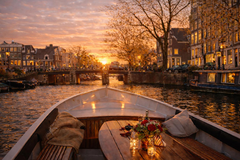 Amsterdam: Private Romantic Evening Boat Tour with Prosecco 45-minute Cruise