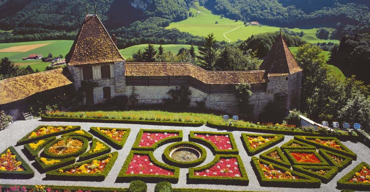Geneva: Chocolate Tasting & Gruyères Medieval Village Tour