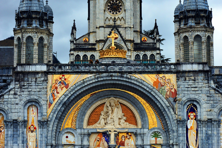 Lourdes: Private Guided Tour in the SanctuaryLourdes Sacred &amp; Religious Guided Tour in French