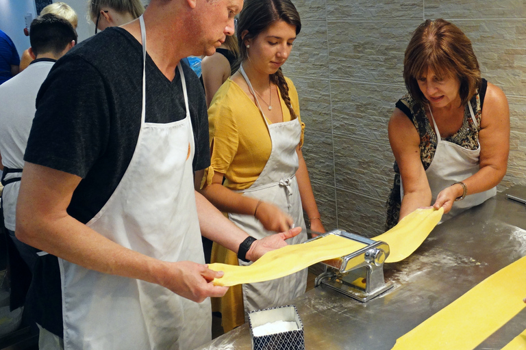 Handmade Pasta and Dessert Cooking Class with Dinner
