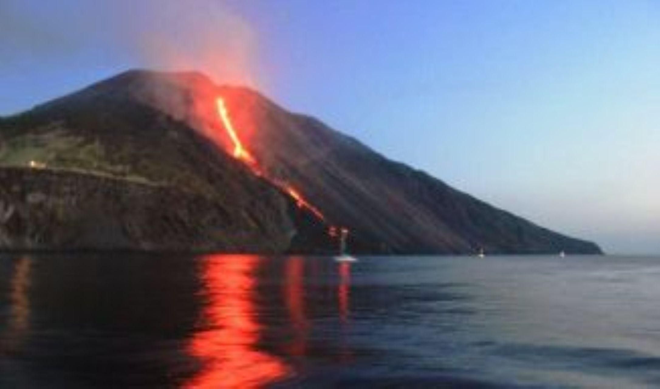 PANAREA & STROMBOLI BY NIGHT