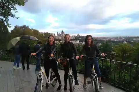 Madrid: Tour guiado de 3 horas em bicicleta