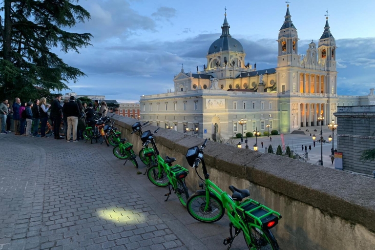 Madrid: visite à vélo du coucher du soleil et des lumières nocturnes