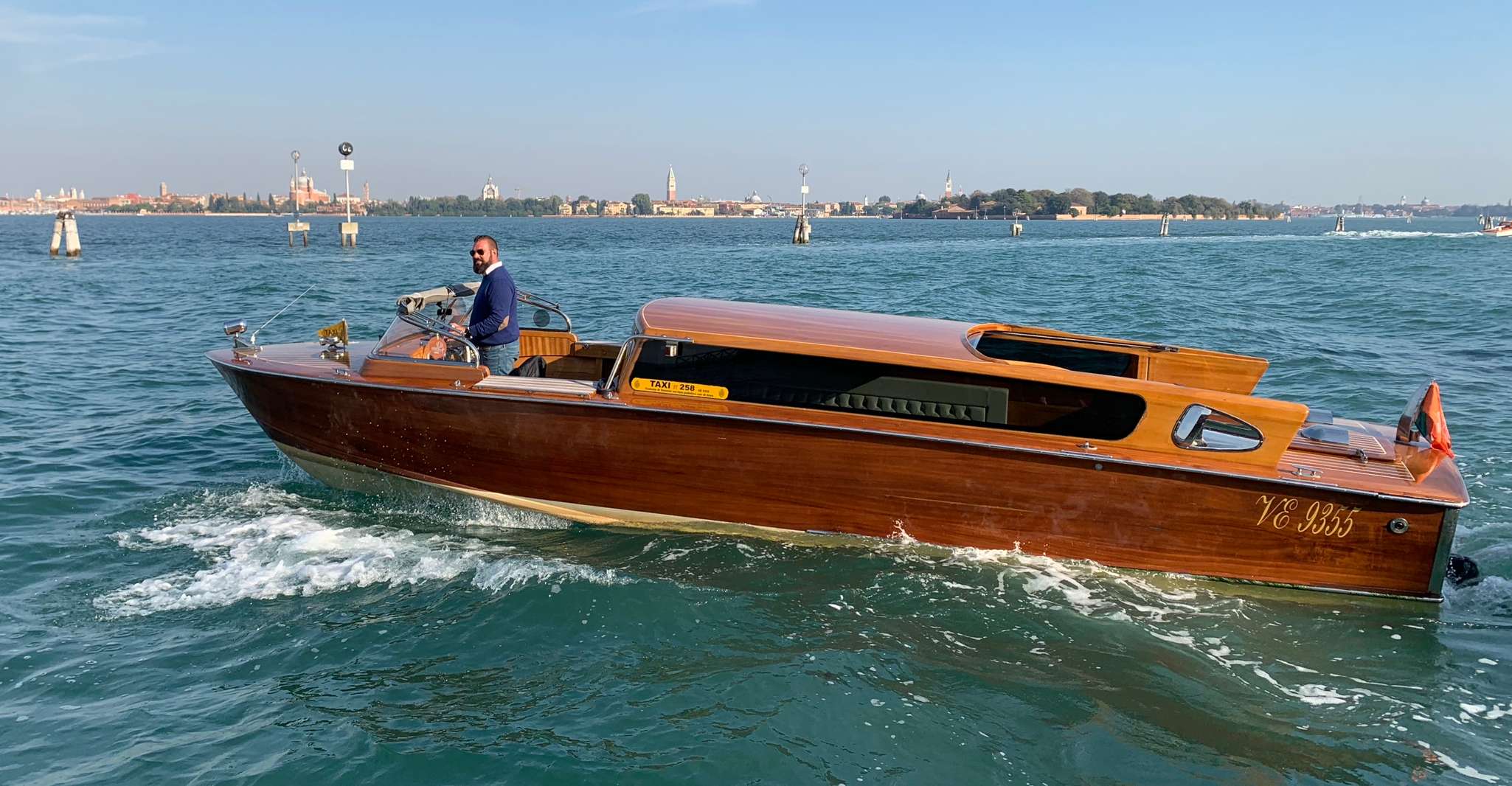 Venice: Murano and Burano Half-Day Boat Tour