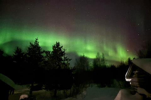 Vanuit Saariselkä/Inari: Aurora-jachttour, kampvuur en snacksVanuit Saariselkä/Inari: op jacht naar het noorderlicht, kampvuur en snacks