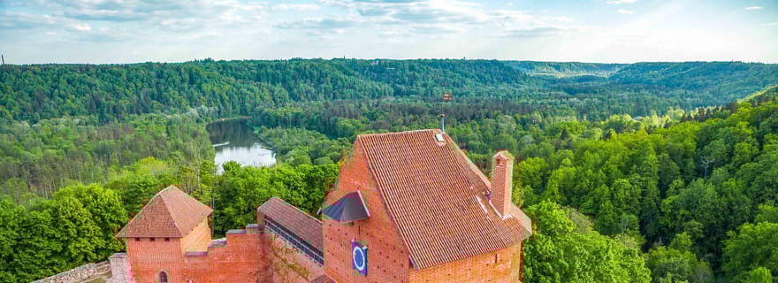 Au départ de Riga : visite de Cēsis, Sigulda et du château de Turaida